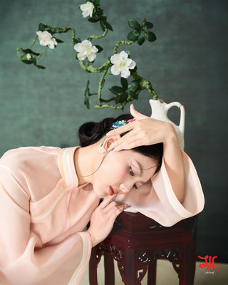 VẠN SẮC GIAO HOA