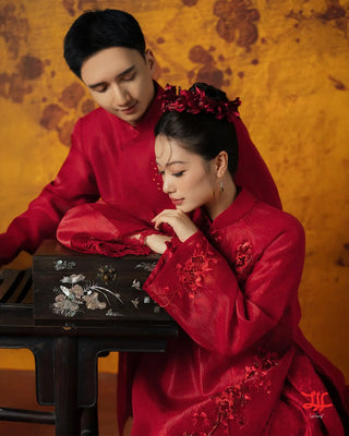 Vẻ đẹp áo dài cô dâu Diễm Hồng Ngân sắc trắng phối đỏ, sản phẩm của La Hằng Design Hà Nội
