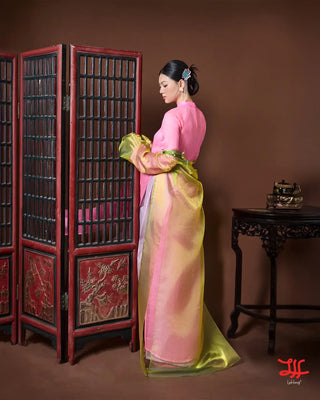 Xuân Mộng – áo dài dự tiệc họa tiết hoa trên nền hồng, tác phẩm thủ công của nhà may áo dài La Hằng