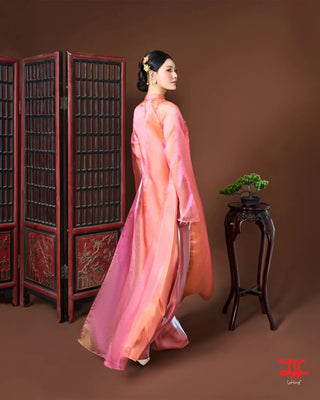 Lụa Đào – áo dài cách tân sắc hồng, tác phẩm thủ công của La Hằng Design Hà Nội