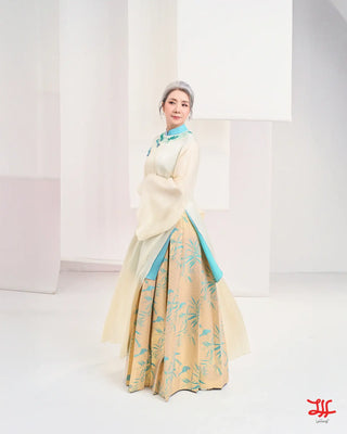Phom dáng áo dài sui gia Thiên Điệp họa tiết hoa sắc trắng và be, thiết kế La Hằng