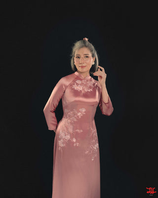 Áo dài sui gia Mộc Tùng sắc hồng thủ công tại La Hằng Design Hà Nội