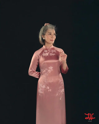 Áo dài sui gia Mộc Tùng sắc hồng, thiết kế riêng bởi nhà may áo dài La Hằng