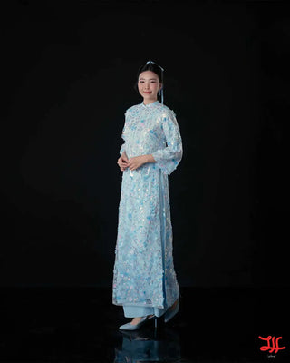 Tà áo dài sự kiện Xuân Lam sắc xanh, thiết kế nhà may áo dài La Hằng