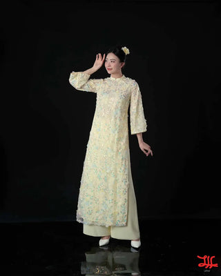 Xuân Mai – áo dài sự kiện sắc vàng, tác phẩm thủ công của nhà may La Hằng