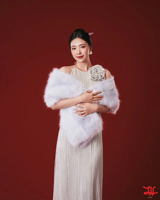 yếm cách tân Áo dài yếm Hoa Ngân Khăn Trường Cửu sắc bạc phối áo dài La Hằng, thiết kế nhà may La Hằng Design, tà áo phía sau