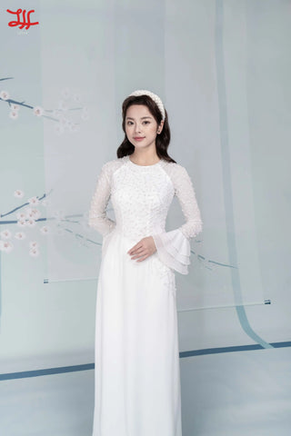 Đại Búp – áo dài cô dâu họa tiết hoa trên nền trắng, tác phẩm thủ công của nhà may La Hằng