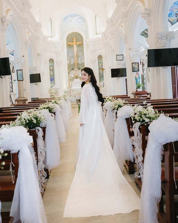 Cô dâu Thu Huyền