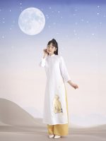Áo Dài Mèo Trông Trăng